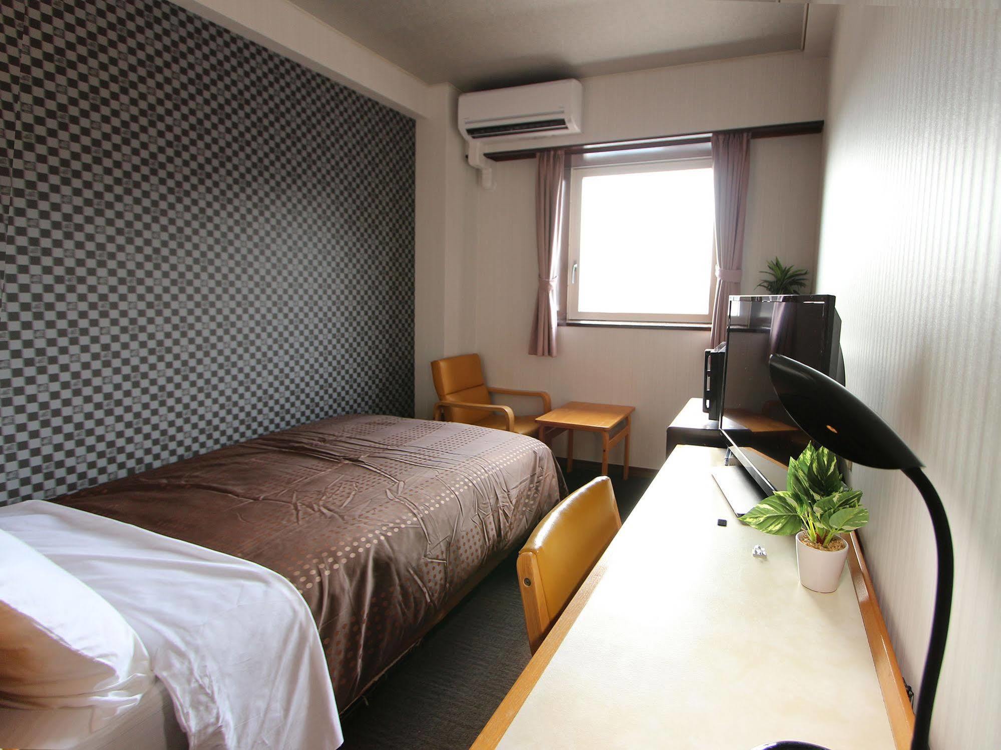 Hotel Livemax Budget Уцуномія Екстер'єр фото